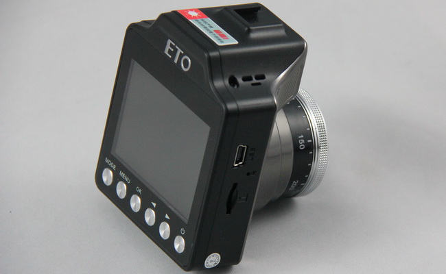 易圖M121預(yù)警記錄一體機(jī) 易圖M121預(yù)警記錄一體機(jī)