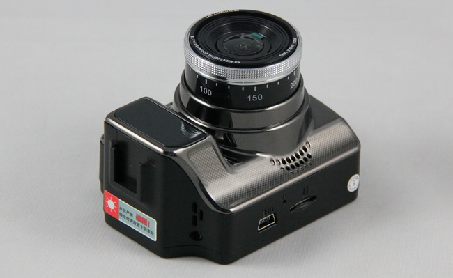 易圖M121預(yù)警記錄一體機(jī) 易圖M121預(yù)警記錄一體機(jī)